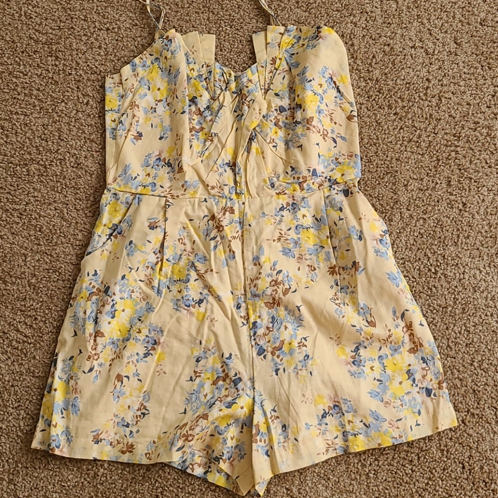 🟠2/$20 - Flower Print Romper
